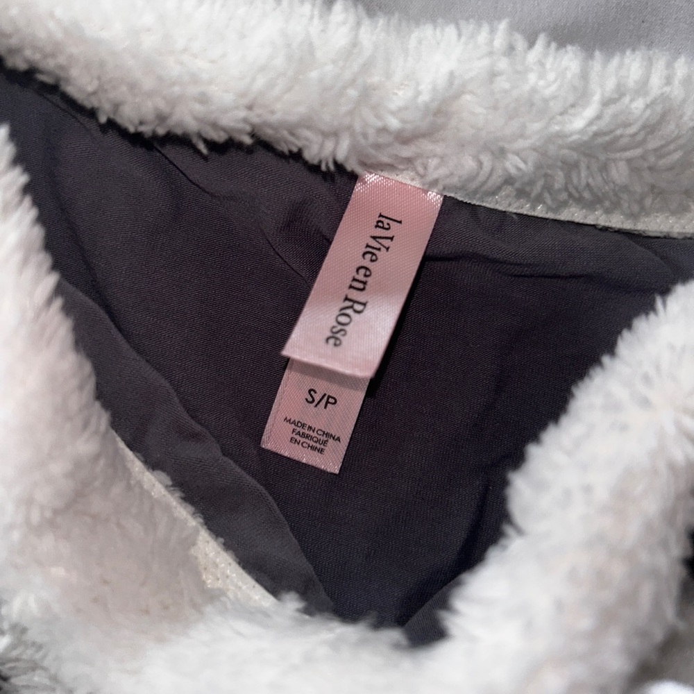 Pjs - Picture 2 of 3